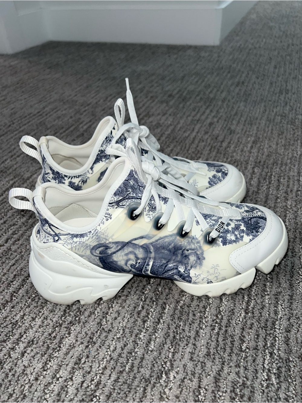 Dior White & Navy Toile Lion-Print Chunky Sneaker